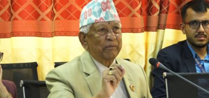 केसीको चेतावनी : ‘निर्वाचन आयोगलाई सरकारको छायाँ बन्न दिनु हुँदैन’