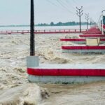 कोसीमा पानीको बहाव उच्च : ब्यारेजका २८ ढोका खोलियो, बालियो रातो बत्ती कोसीमा पानीको बहाव उच्च : ब्यारेजका २८ ढोका खोलियो, बालियो रातो बत्ती
