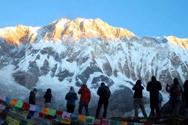 अन्नपूर्ण क्षेत्रमा लेक लागेर २५ पर्यटकको मृत्यु