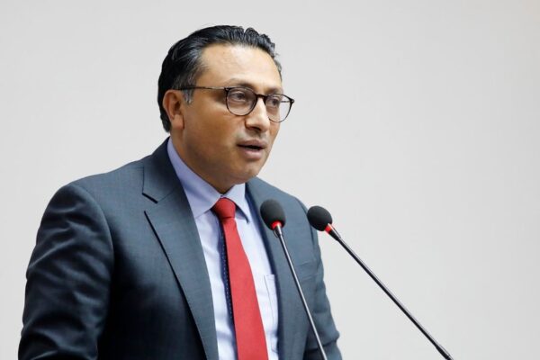 कर हटाउन माग गर्नेले कहाँ लगाउने भन्ने विकल्प पनि दिनुपर्छः अर्थमन्त्री डा. वाग्ले
