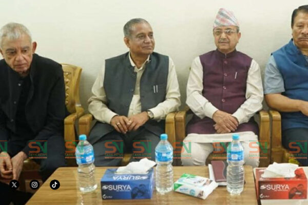 कांग्रेस इतर समूहको बैठक : १११ जनालाई केन्द्रीय कार्यसमितिमा समायोजन गर्ने प्रस्तावबारे खड्काको ब्रिफिङ कांग्रेस इतर समूहको बैठक : १११ जनालाई केन्द्रीय कार्यसमितिमा समायोजन गर्ने प्रस्तावबारे खड्काको ब्रिफिङ