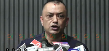 गगन थापाले कालोवस्त्रधारी भन्दै सरकारको आलोचना गरिरहँदा बिजुली काटिएपछि…