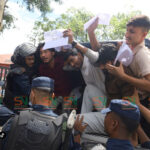 शिक्षामन्त्री पोखरेल सहभागी कार्यक्रममा ‘नेपो बेबी मुर्दावाद’ भन्दै प्रदर्शन, ५ जना नियन्त्रणमा शिक्षामन्त्री पोखरेल सहभागी कार्यक्रममा ‘नेपो बेबी मुर्दावाद’ भन्दै प्रदर्शन, ५ जना नियन्त्रणमा