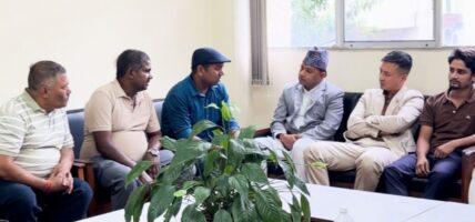 गृहमन्त्री गुरुङले थाले कप्तानगञ्ज घटनाका मृतक परिवारसँग वार्ता