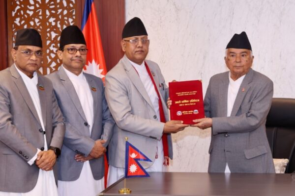 मुस्लिम आयोगको वार्षिक प्रतिवेदन राष्ट्रपतिसमक्ष पेश मुस्लिम आयोगको वार्षिक प्रतिवेदन राष्ट्रपतिसमक्ष पेश