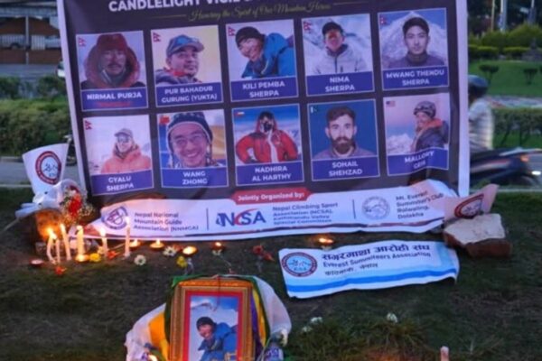 ब्रोड पिकमा ज्यान गुमाएका ३ आरोहीको शव मंगलबार काठमाडौं ल्याइँदै ब्रोड पिकमा ज्यान गुमाएका ३ आरोहीको शव मंगलबार काठमाडौं ल्याइँदै