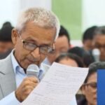 प्रधानमन्त्रीको ड्रेसलाई लिएर एमालेले फेरि उठायो प्रश्न