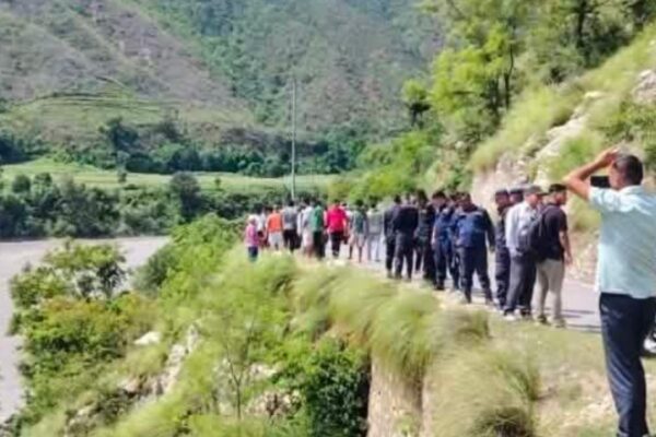 भेरी नदीमा जिप खस्दा बेपत्ता भएकाकाे पहिचान खुल्याे, खाेजीमा खटिए सुरक्षाकर्मी भेरी नदीमा जिप खस्दा बेपत्ता भएकाकाे पहिचान खुल्याे, खाेजीमा खटिए सुरक्षाकर्मी