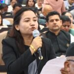 ‘जनतालाई ग्यास दिन नसक्ने सरकारले मन्त्रीलाई हेलिकोप्टर यात्रा गराउने यो कस्तो सुशासन हो ?’