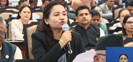 ‘जनतालाई ग्यास दिन नसक्ने सरकारले मन्त्रीलाई हेलिकोप्टर यात्रा गराउने यो कस्तो सुशासन हो ?’