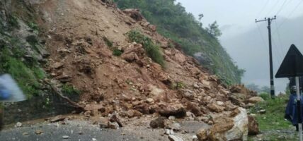 देशभर विभिन्न सात सडकखण्ड अवरुद्ध