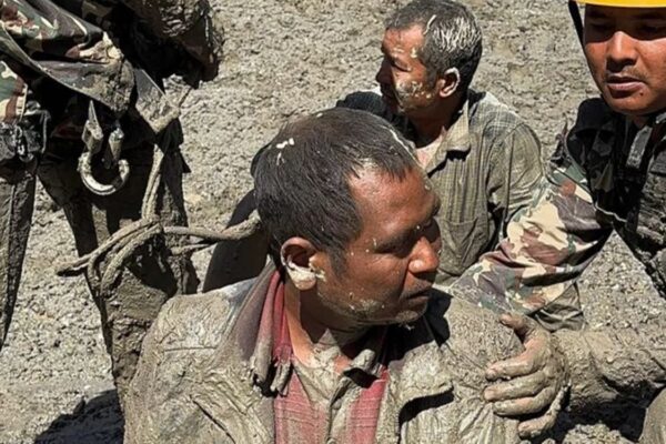 मुख्य प्रभावित क्षेत्रबाट बिहीबार मात्रै ४४९ जनाको हवाई उद्धार मुख्य प्रभावित क्षेत्रबाट बिहीबार मात्रै ४४९ जनाको हवाई उद्धार