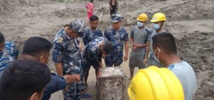 माटोले पुरिएको अवस्थामा भेटियो पैसा राख्ने ‘लकर’