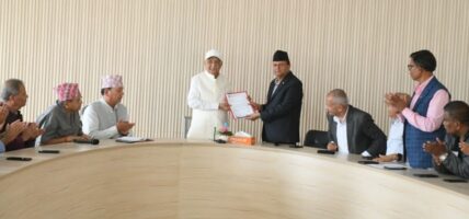बाढी प्रभावित क्षेत्रको अनुगमनपछि एमालेले ओलीलाई बुझायो प्रतिवेदन