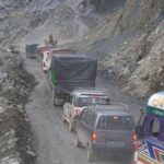 कृष्णभीरमा सडक भासिएपछि वैकल्पिक मार्गबाट सवारीसाधन सञ्चालन