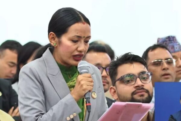 आशिका तामाङको माग-ट्राफिक प्रहरीले अनिवार्य रूपमा शरीरमा क्यामरा जडान गर्नुपर्यो आशिका तामाङको माग-ट्राफिक प्रहरीले अनिवार्य रूपमा शरीरमा क्यामरा जडान गर्नुपर्यो