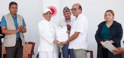 अध्यक्ष ओलीलाई ध्यानाकर्षणपत्र बुझाइयो