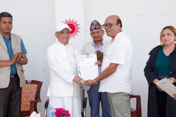 अध्यक्ष ओलीलाई ध्यानाकर्षणपत्र बुझाइयो