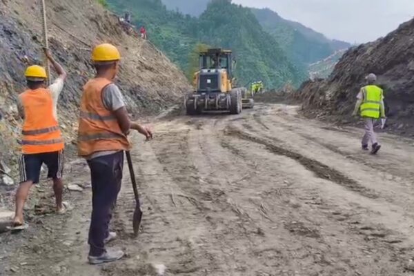 कृष्णभिरमा ग्यास बुलेट र हेभी सवारीका लागि सडक खुलाउने तयारी कृष्णभिरमा ग्यास बुलेट र हेभी सवारीका लागि सडक खुलाउने तयारी