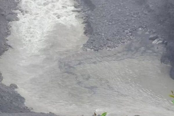 पहिरोले चाैलानी नदी आधा थुनियो, तटीय क्षेत्रमा सतर्कता अपनाउन आग्रह