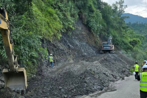 कृष्णभीरमा खोलिएको ‘ट्र्याक’ लाई फराकिलो बनाइँदै