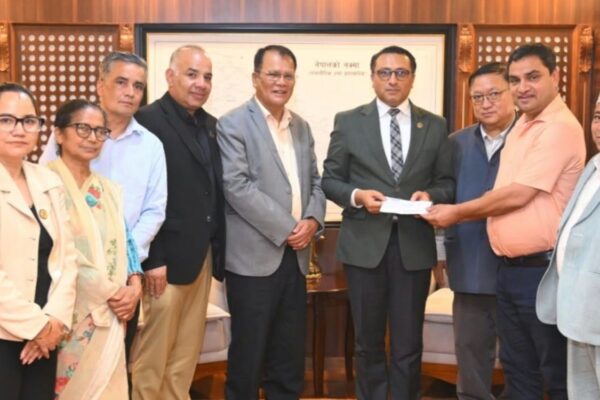 बाढीपीडितका लागि कांग्रेसले सरकारलाई दियो १ करोड बाढीपीडितका लागि कांग्रेसले सरकारलाई दियो १ करोड