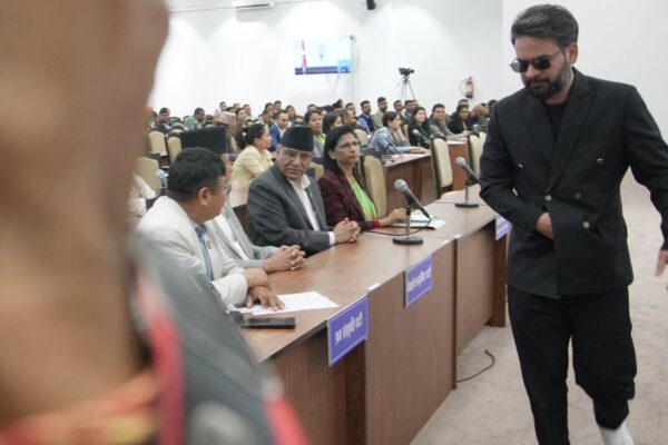 प्रतिनिधिसभा बैठकमा सभापति रवि लामिछाने सम्बोधन अन्त्यसँगै बाहिरिए प्रधानमन्त्री बालेन्द्र शाह प्रतिनिधिसभा बैठकमा सभापति रवि लामिछाने सम्बोधन अन्त्यसँगै बाहिरिए प्रधानमन्त्री बालेन्द्र शाह