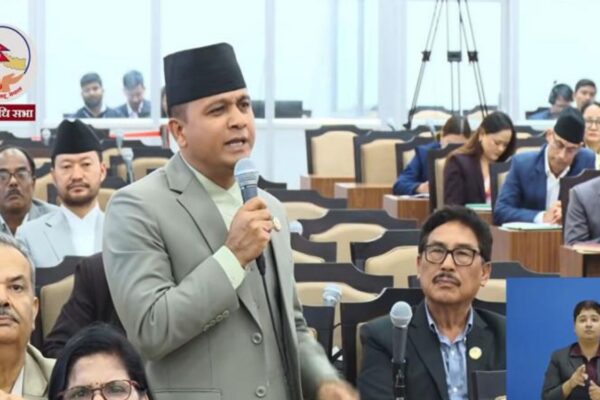 चोलेन्द्र प्रकरणमा एमाले:ऐन महरले भने :सरकारले ‘गुण्डागर्दी र अपहरण शैली’अपनायो चोलेन्द्र प्रकरणमा एमाले:ऐन महरले भने :सरकारले ‘गुण्डागर्दी र अपहरण शैली’अपनायो