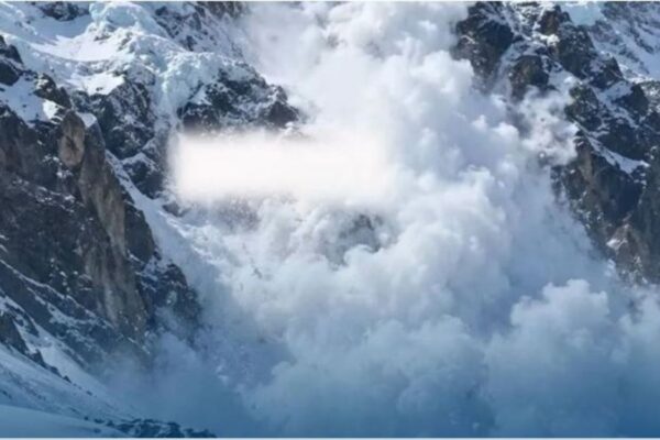 हिमलुङ हिमपहिरोमा परी गोरखाका दुई जना बेपत्ता हिमलुङ हिमपहिरोमा परी गोरखाका दुई जना बेपत्ता