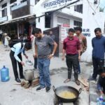 ग्यास नपाएपछि सडकमै खाना पकाएर विराेध