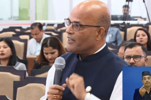 सरकारले संविधानको मर्ममाथि प्रहार गरिरहेको छ :अमरेशकुमार सिंह