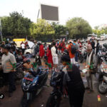 विश्वकर्मा पूजाको अवसरमा भद्रकाली मन्दिर परिसरमा श्रद्धालुको भीड