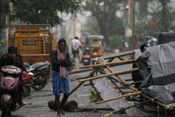 अर्नब चक्रवातले आन्ध्र प्रदेशमा ३ जनाको मृत्यु, ७ सयभन्दा बढी गाउँ प्रभावित अर्नब चक्रवातले आन्ध्र प्रदेशमा ३ जनाको मृत्यु, ७ सयभन्दा बढी गाउँ प्रभावित