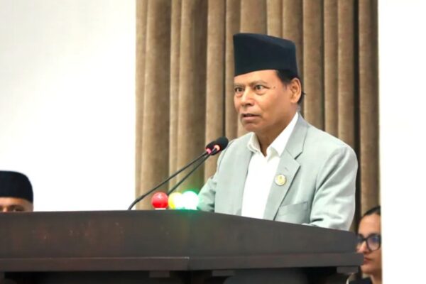 सदनमा उठाइएका आवाजबारे सरकार गम्भीर भएन :उपनेता हमाल सदनमा उठाइएका आवाजबारे सरकार गम्भीर भएन :उपनेता हमाल