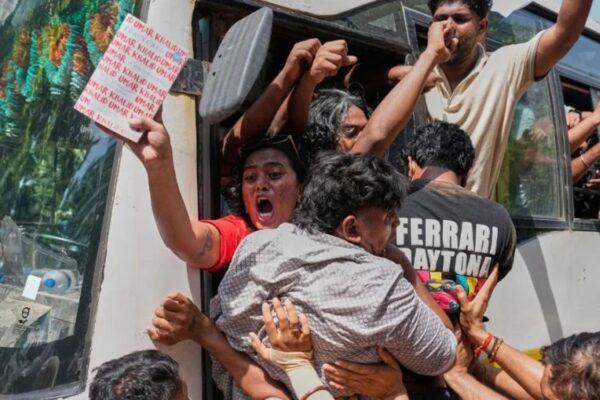 भारतमा प्रदर्शन, जन्तरमन्तरबाट ७०० भन्दा बढी गिरफ्तार भारतमा प्रदर्शन, जन्तरमन्तरबाट ७०० भन्दा बढी गिरफ्तार