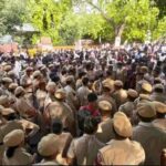 भारतमा विरोध प्रदर्शनका क्रममा विपक्षी नेताहरू हिरासतमा