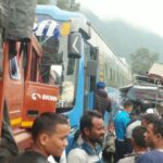 चितवनको  कुरिन्टारमा तीन वटा सवारी साधन ठोक्किए  ,दुर्घटनामा ११ जना घाइते ।