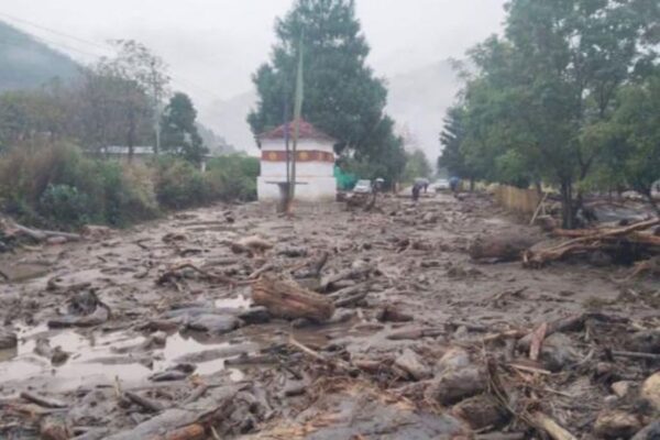 भुटानमा हिमताल विस्फोट : तातोपानी कुण्ड बगायो, बंगाल र असममा बाढीको सतर्कता भुटानमा हिमताल विस्फोट : तातोपानी कुण्ड बगायो, बंगाल र असममा बाढीको सतर्कता