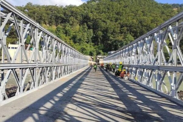 बाढीले बगाएको पुलको ठाउँमा बेलिब्रिज, नुवाकोट-रसुवा सडक पुनः सञ्चालन