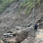 बाढी र पहिरोले गोरखा र सुर्खेतका सडक तथा पुल अवरुद्ध बाढी र पहिरोले गोरखा र सुर्खेतका सडक तथा पुल अवरुद्ध