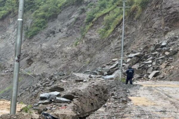 बाढी र पहिरोले गोरखा र सुर्खेतका सडक तथा पुल अवरुद्ध बाढी र पहिरोले गोरखा र सुर्खेतका सडक तथा पुल अवरुद्ध