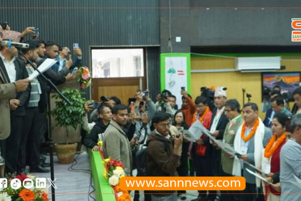 कांग्रेसको नयाँ कार्यसमितिका पदाधिकारी र सदस्यले लिए शपथ