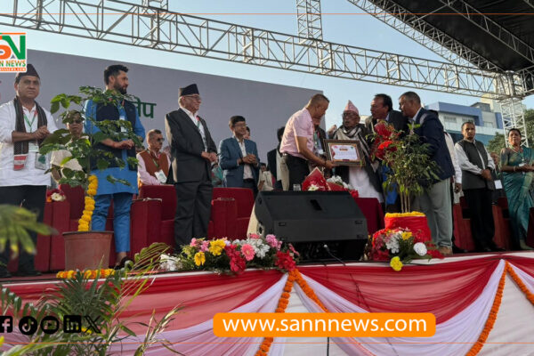कांग्रेसद्वारा ज्येष्ठ सदस्य मथुराप्रसाद श्रेष्ठलाई सम्मान कांग्रेसद्वारा ज्येष्ठ सदस्य मथुराप्रसाद श्रेष्ठलाई सम्मान